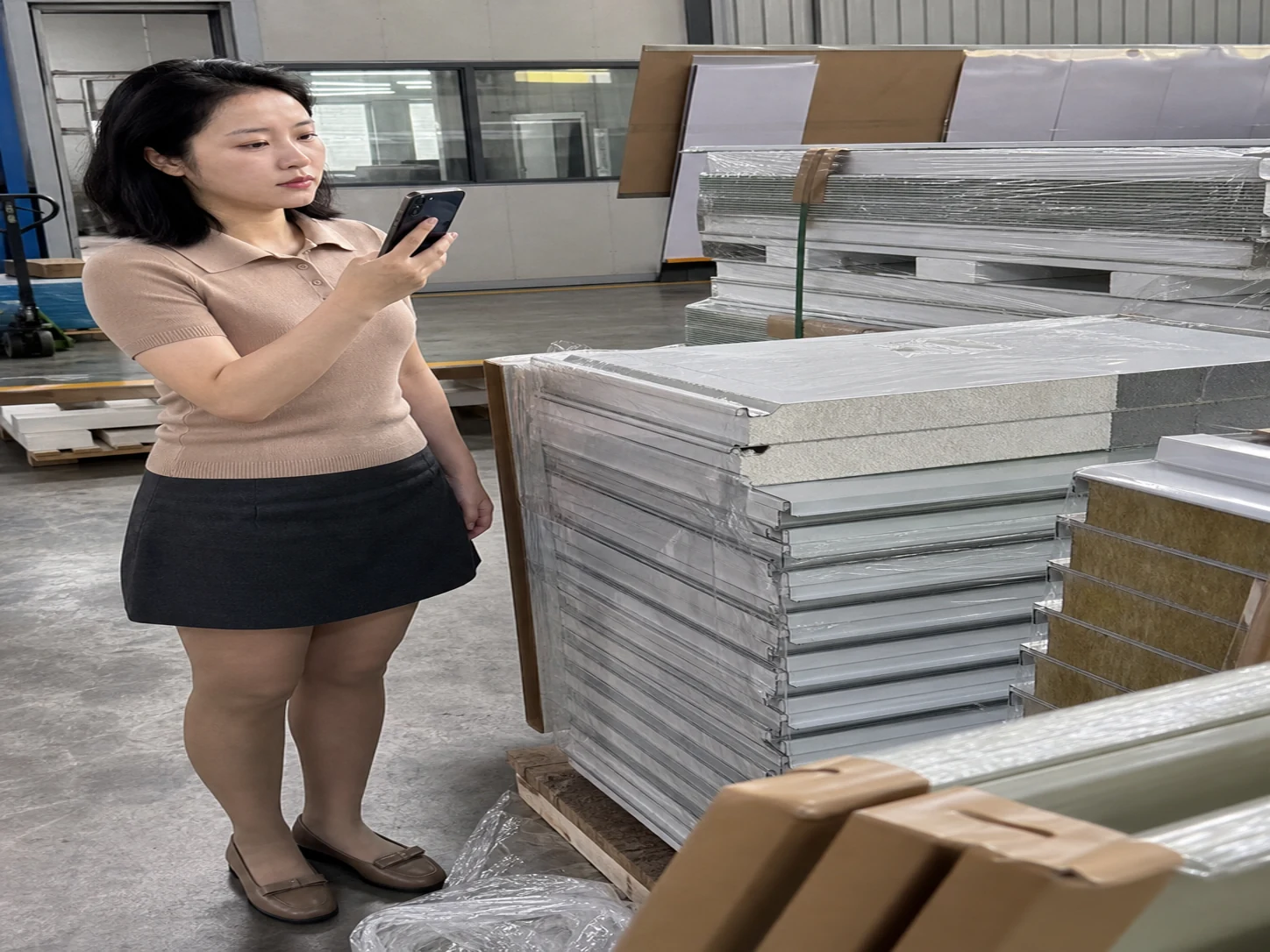 精密夹芯板型号批次、堆码与交付状态现场核对
